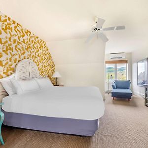 1 Bedroom 1 King 2 Bath Les Terrasses Suite